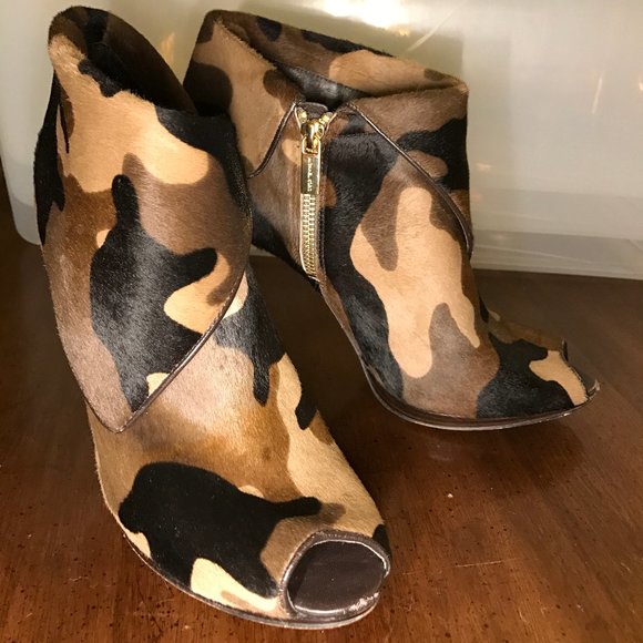 MICHAEL KORS Open Toe CAMO Ankle Boots/Booties - Picture 3 of 3